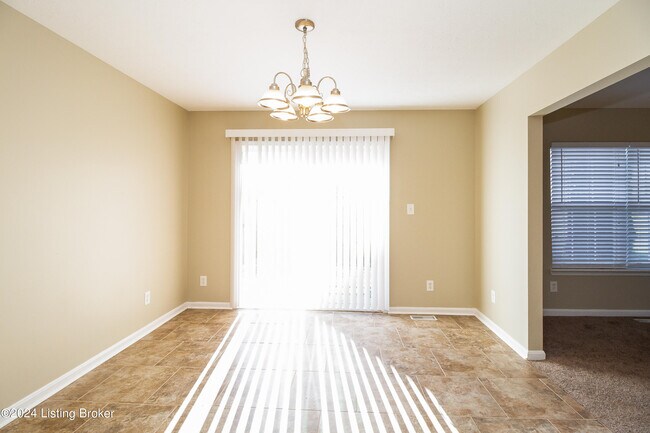 Building Photo - 7913 Kenhurst Dr