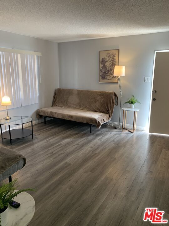 Building Photo - 544 W 41st Dr