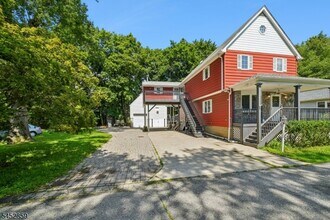 Building Photo - 26 Grandview Ave