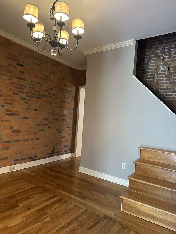 Building Photo - 820 Summit St