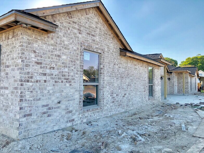 Building Photo - 2506 Avenue H