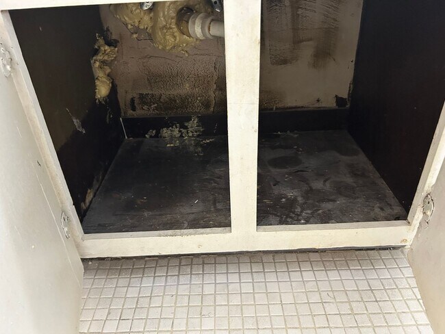 Building Photo - 1221 Kennedy Rd