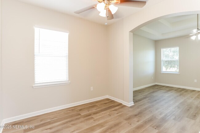 Building Photo - 11771 Alexandra Dr