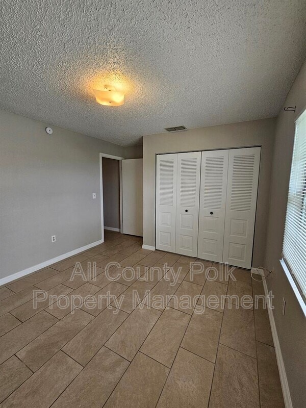 Building Photo - 5423 N Orange Ave