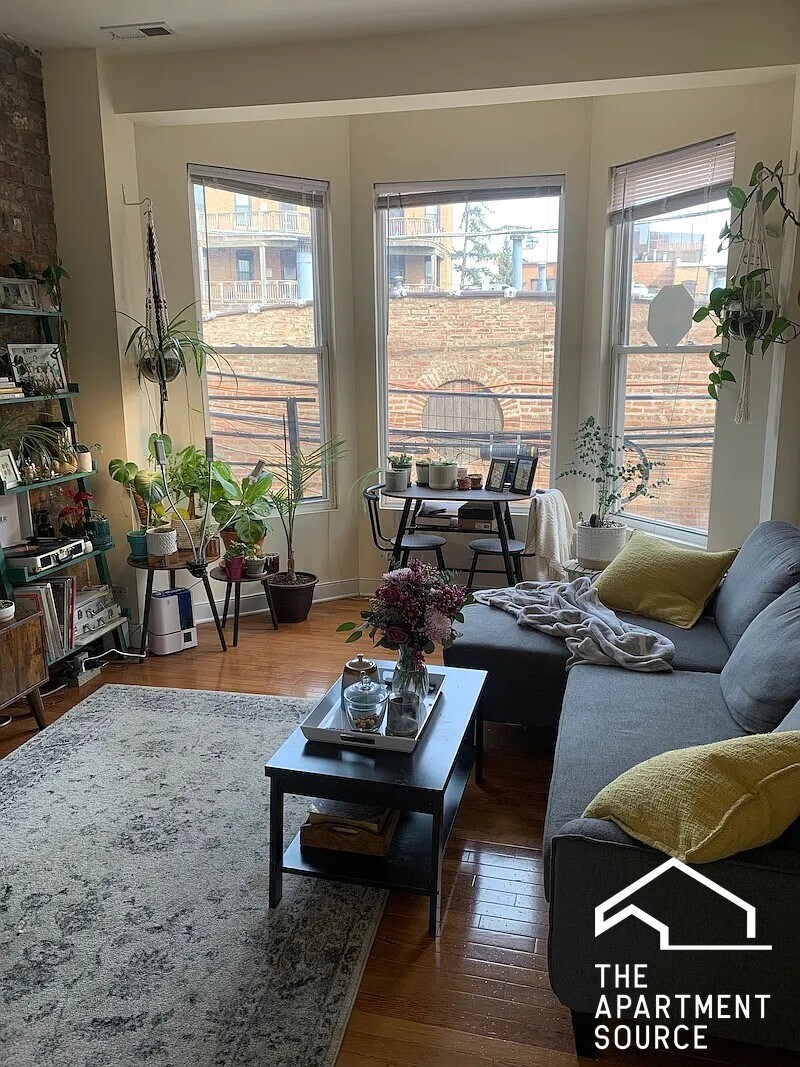 Building Photo - 851 W Fletcher St