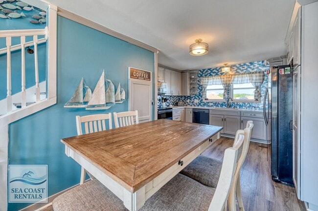Building Photo - FURNISHED OFF-SEASON OCEANFRONT MONTHLY RE...