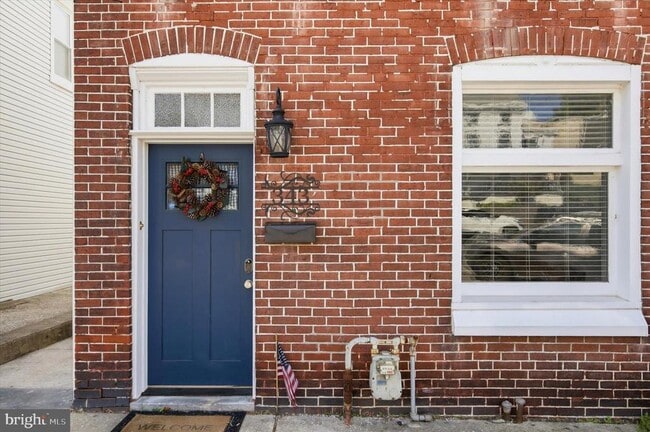 Building Photo - 343 Spring Mill Ave