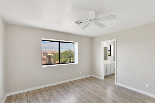 Building Photo - 3 Bed, 2.5 Bath Henderson Beauty