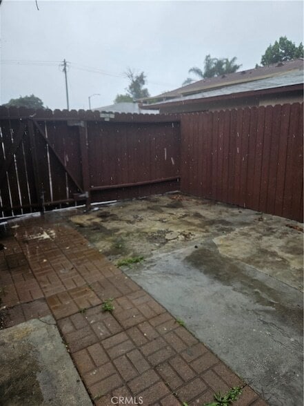 Building Photo - 1814 W Houston Ave