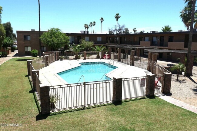 Building Photo - 7110 E Continental Dr