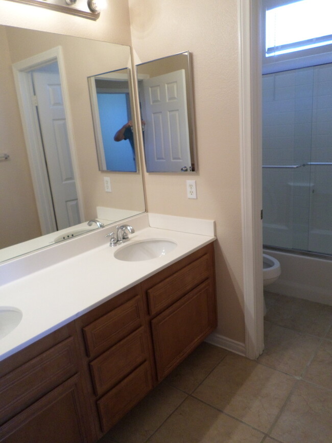 Building Photo - Wonderful Paseo Del Sol 5 Bedroom Home