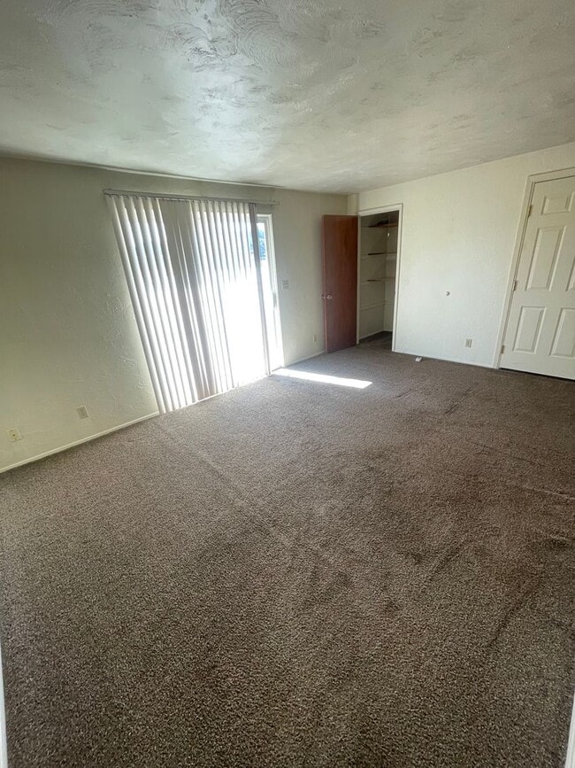 Building Photo - Fairway Apartments