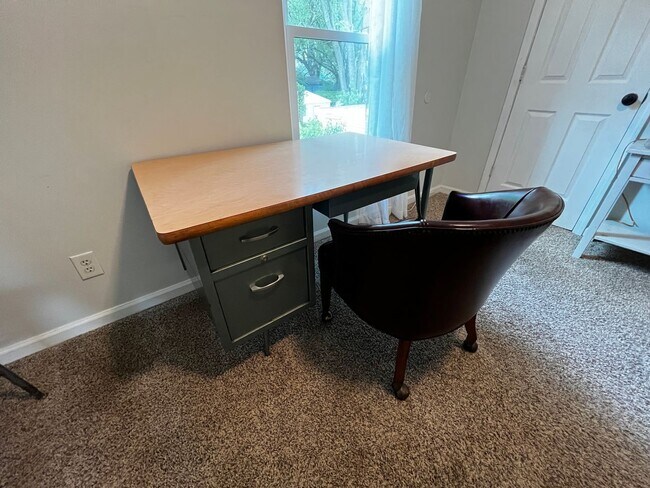 Building Photo - FURNISHED 2-BED w/OFFICE IN SHELBY PARK