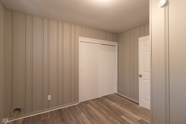 Building Photo - 1104 N Somerset Ave