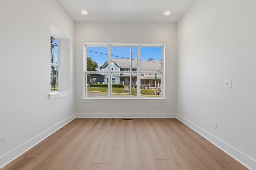 Building Photo - 3967 Clifton Ave