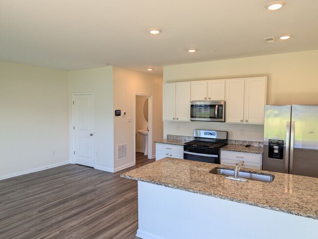 Building Photo - 450 Locust Run Dr