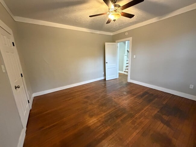 Building Photo - 123 Division Ave