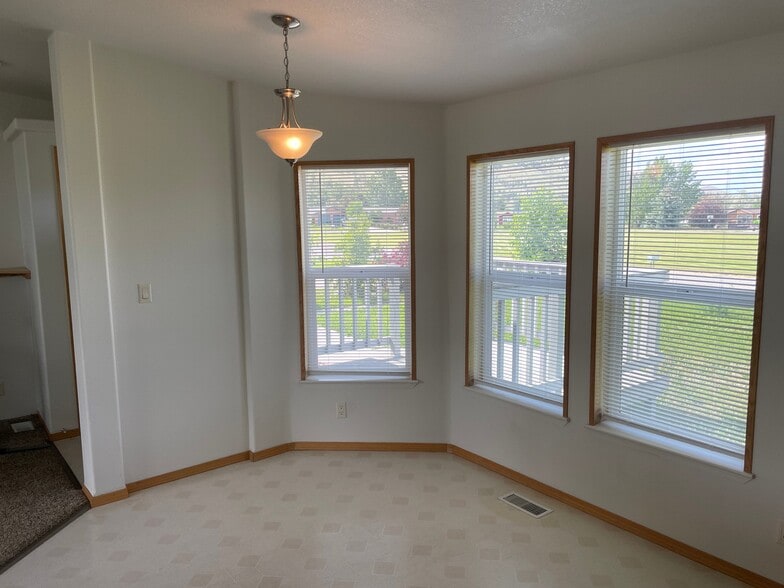 Building Photo - 5305 Brooklyn Ct
