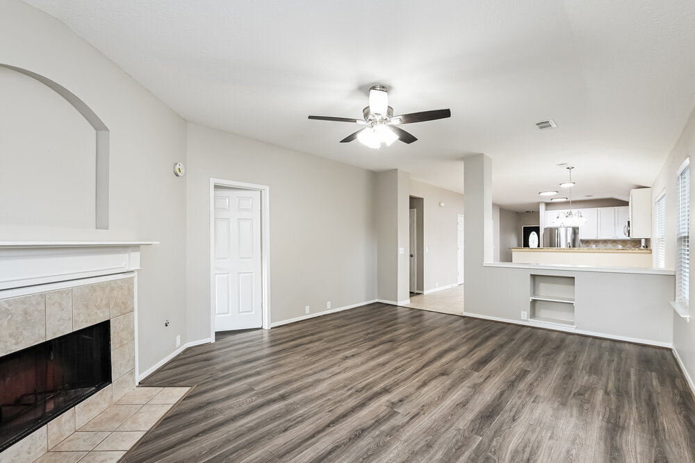 Building Photo - 10403 Falling River Dr
