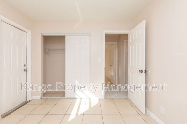 Building Photo - 7750 SW 10th Ct