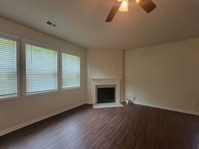 Building Photo - Stylish South Atlanta Rental with 2 Story Home with Loft - Approx 3000 sq ft