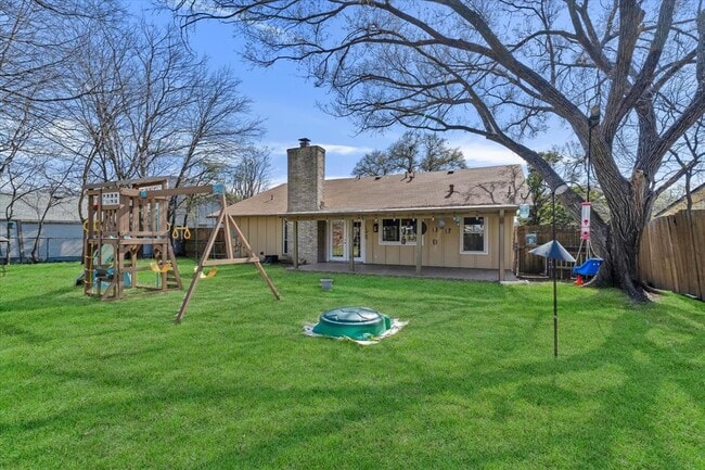 Building Photo - 1467 S Meadows Dr