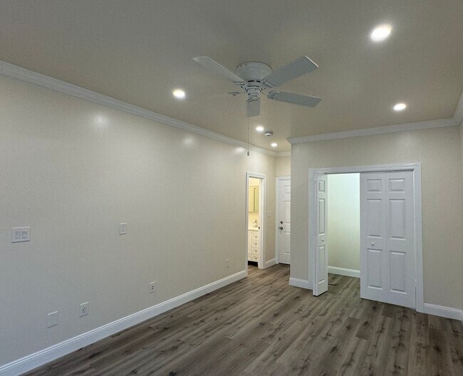 Building Photo - Newly Remodeled 3 Room Studio Apartment