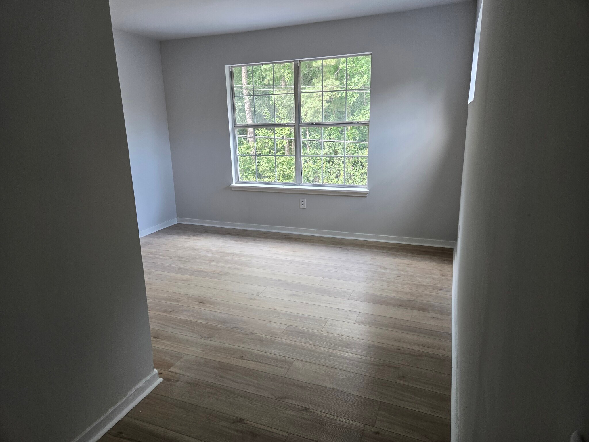 Master Bed - 126 Luden Dr