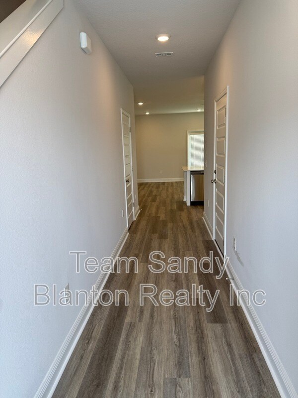 Building Photo - 3984 Pendragon Cir