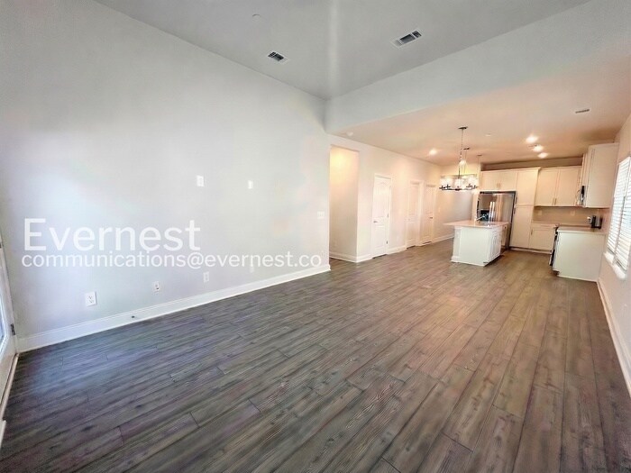 Building Photo - 204 Douglas Bend Rd