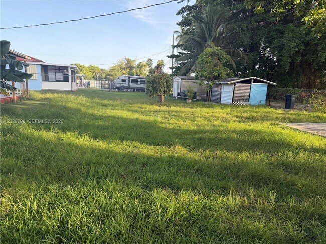 Building Photo - 17740 SW 103rd Ave