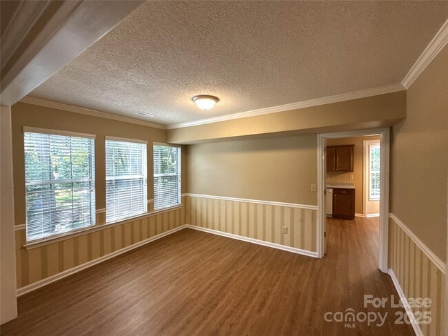 Building Photo - 12823 Diamond Dr