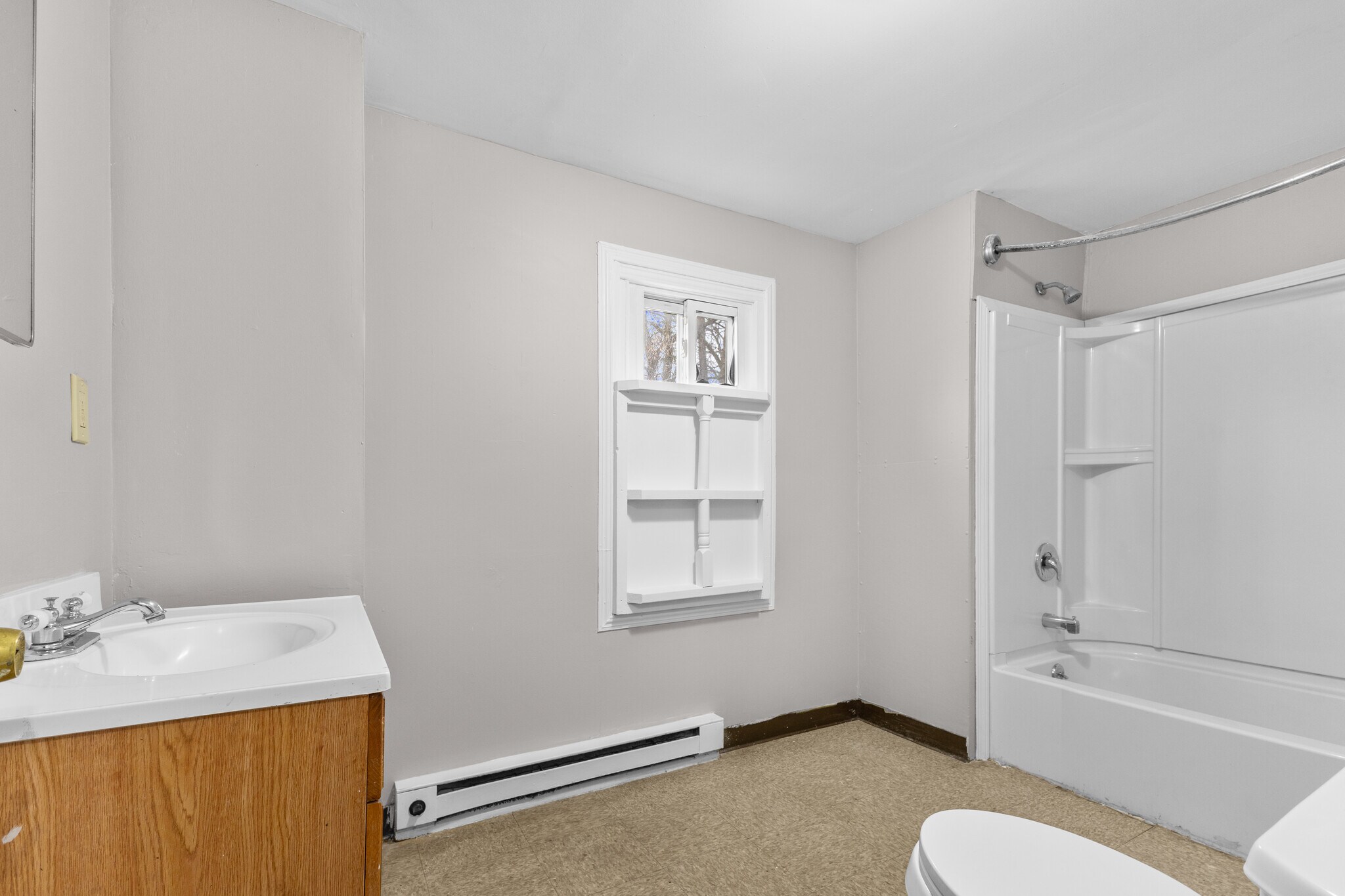 Building Photo - 922 Dakin St