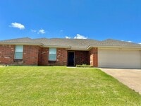 Building Photo - Beautiful Home in Great Neighborhood