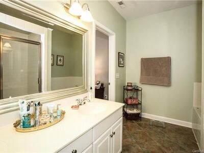 Building Photo - 2000 Euclid Ave