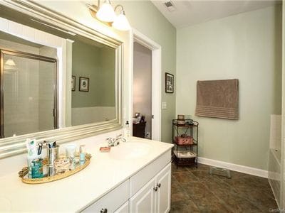 Building Photo - 2000 Euclid Ave