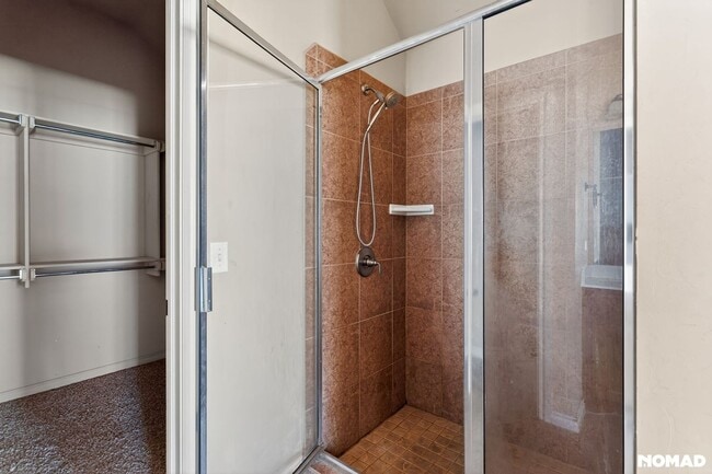 Building Photo - 941 NE 30th St