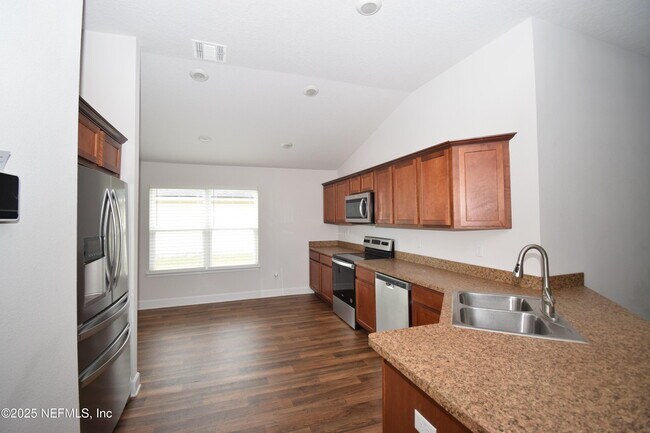 Building Photo - 7285 Gateway Ct