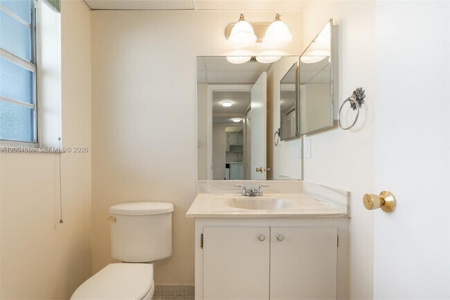 Building Photo - 7877 Golf Cir Dr