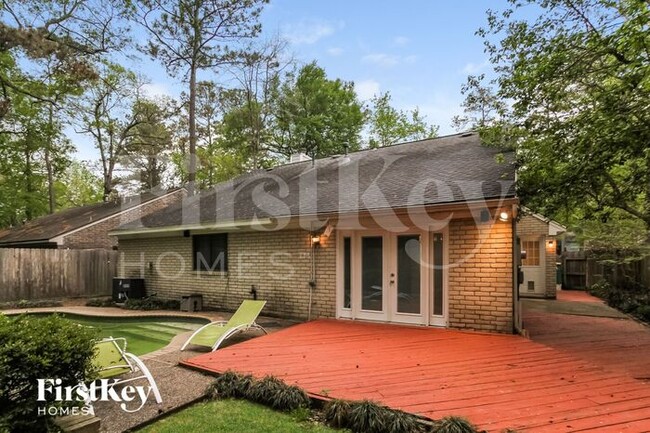 Building Photo - 123 S Village Knoll Cir