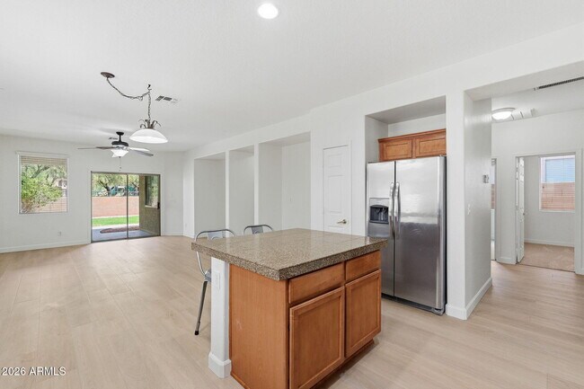 Building Photo - 39518 N White Tail Ln