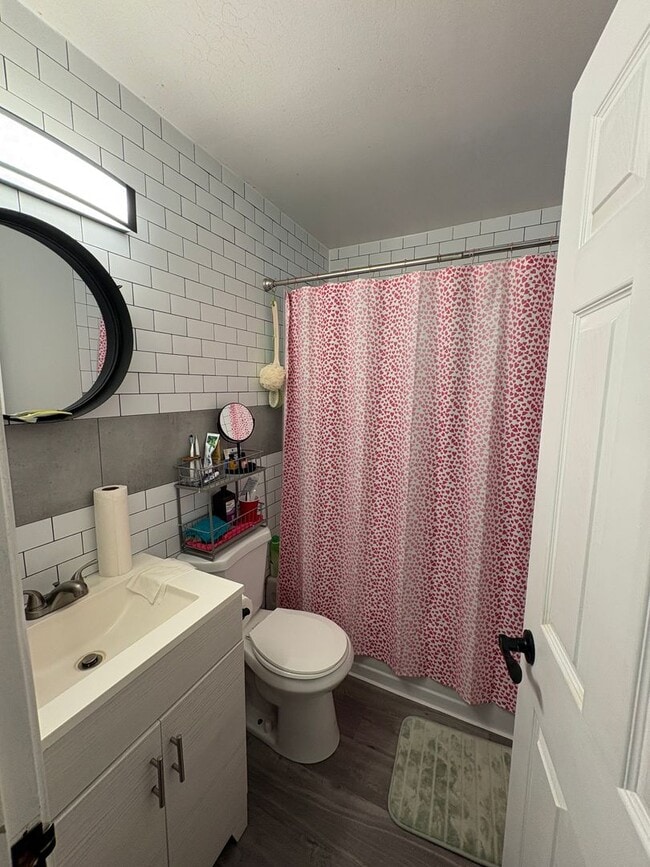 Building Photo - 5404 Gibbons Dr