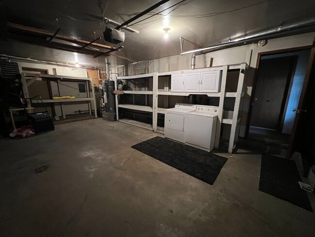 Building Photo - 1319 Turpin St