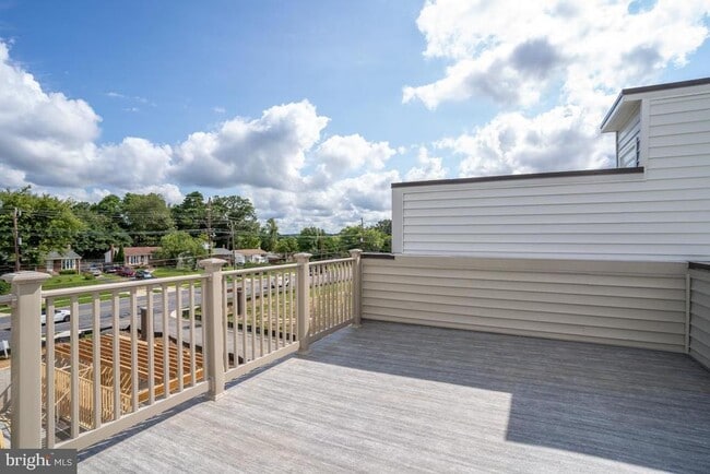 Building Photo - 5102 Oakmoore Dr