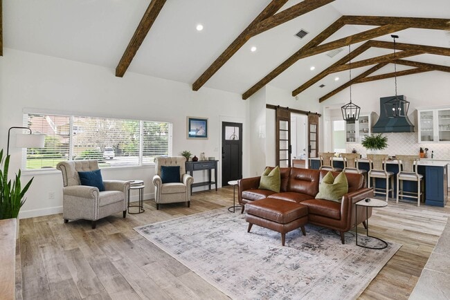 Building Photo - Luxurious living in Winter Park