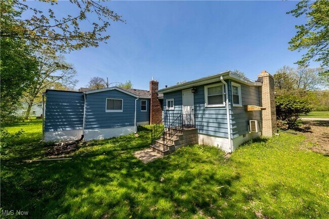 Building Photo - 99 Smith St