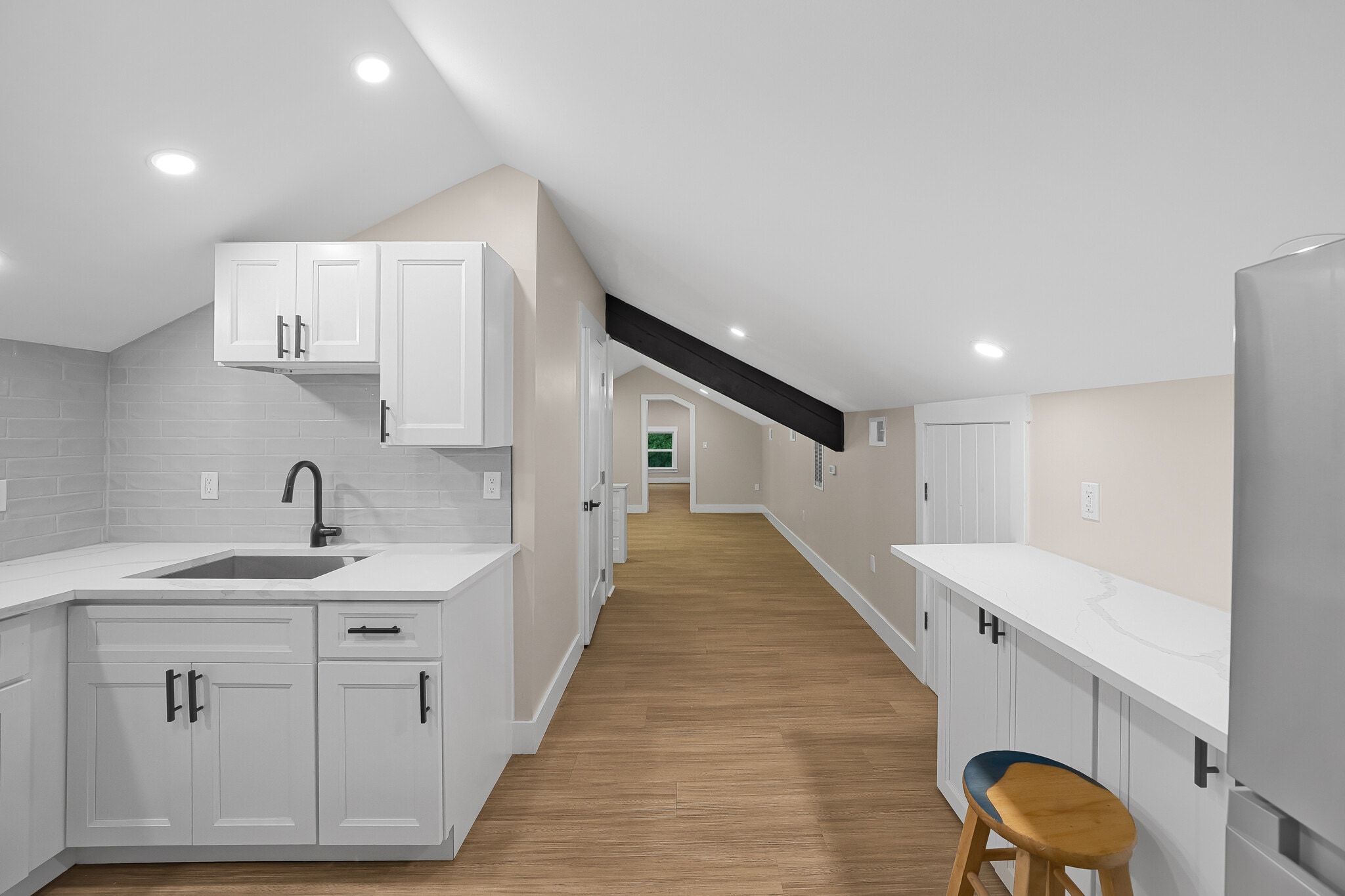 Building Photo - 71 Dreamland Park Dr
