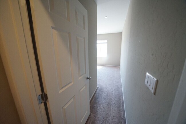 Building Photo - 8507 Insignia Ave