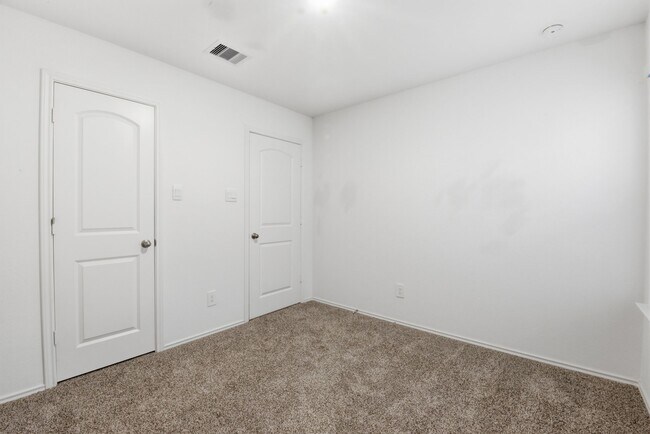 Building Photo - 24343 Saddlestone Green Dr