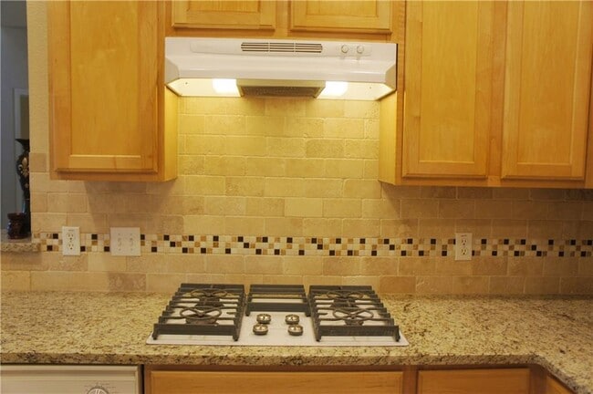 Building Photo - 13632 Campesina Dr